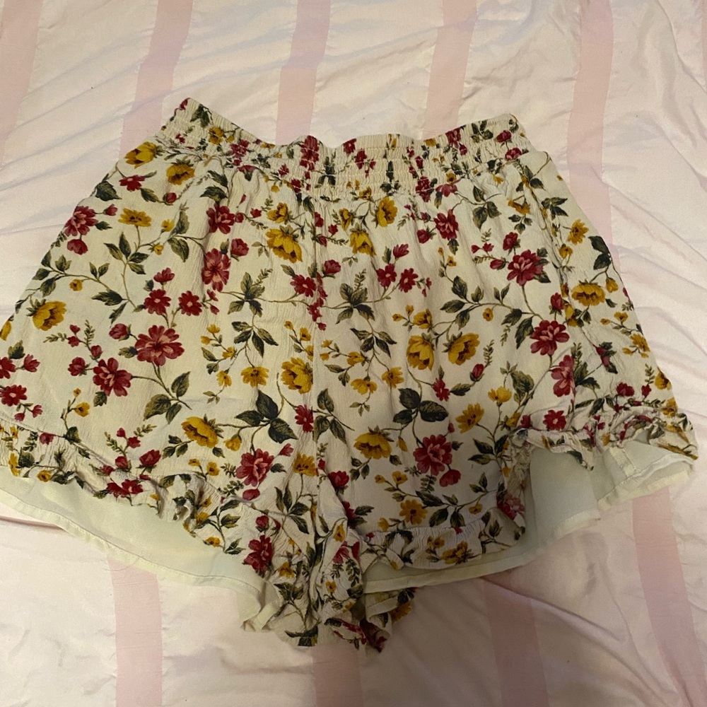 SOLD American Eagle Flower Shorts Size M